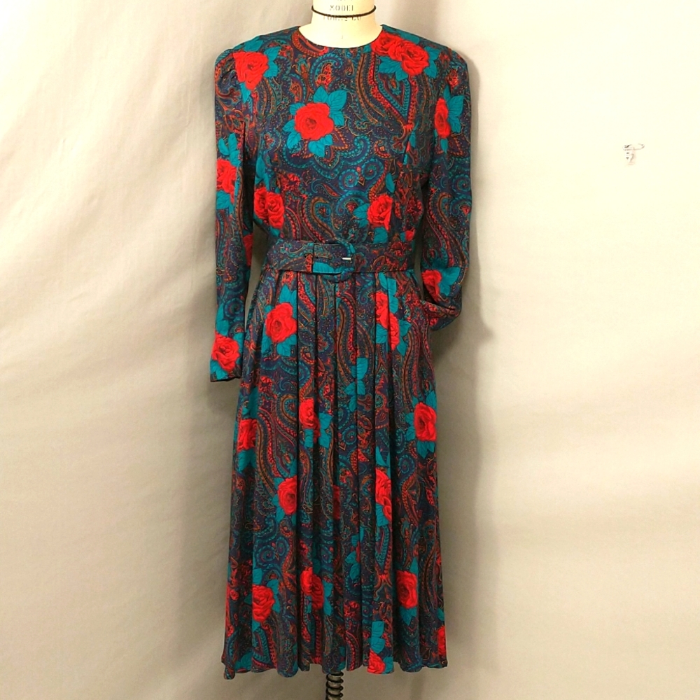 Classic Modest Dress Red Roses on Paisley Belted w Pockets Talbots 12 USA Floral